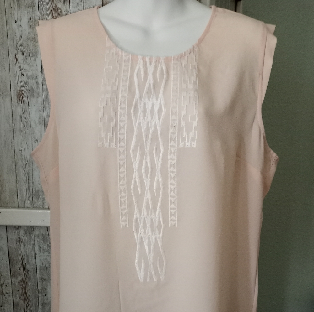 ARIAT top